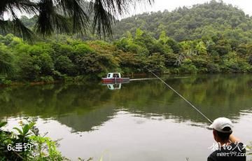 重庆梁平东明湖-垂钓照片