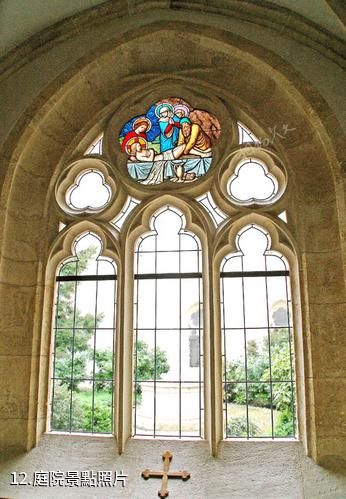 潘諾恩哈爾姆千年修道院-庭院照片