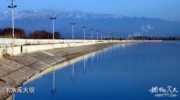 新疆五家渠青格达湖风景区-水库大坝照片