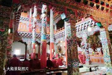 涼山木里色拉尼布景區-大殿照片