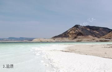 吉布提阿萨尔湖-盐层照片