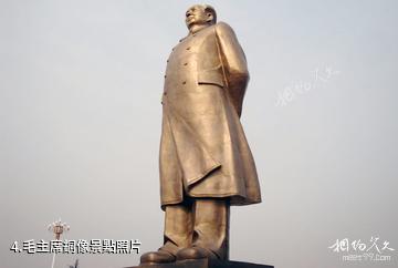襄城毛主席視察紀念館-毛主席銅像照片