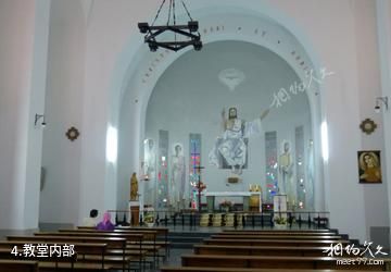 阿尤恩三毛故居-教堂内部照片