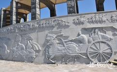 烟台养马岛赛马场旅游攻略之浮雕墙
