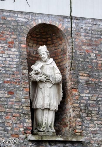 潘诺恩哈尔姆千年修道院-雕像照片