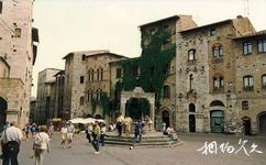 義大利聖吉米尼亞諾古城旅遊攻略之水井廣場