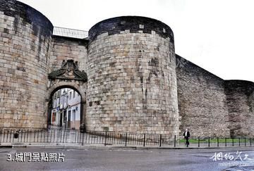 西班牙盧戈古城牆-城門照片