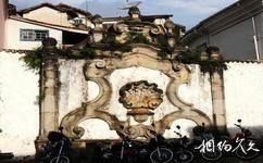 巴西欧鲁普雷图历史名镇旅游攻略之墙体浮雕