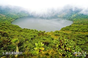 盧安達火山國家公園-湖泊照片