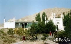 喀什噶爾老城旅遊攻略之麻赫穆德·喀什噶里墓