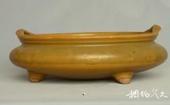 耀州窯博物館旅遊攻略之香黃釉戳印花雙耳三足爐