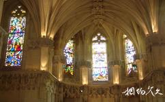 法国昂布瓦斯城堡旅游攻略之教堂彩窗