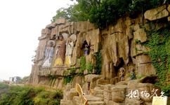 遼寧桓仁萬樂島旅遊攻略之石窟群像