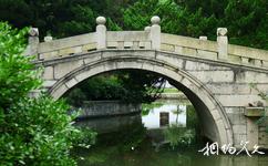 上海醉白池公園旅遊攻略之石拱橋