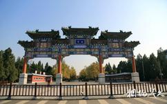 北京地坛公园旅游攻略之地坛牌楼