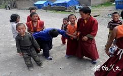 青海尕朵觉悟雪山旅游攻略之藏区儿童