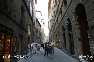 義大利錫耶納-城市街照片