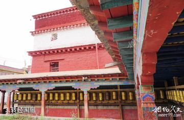 西藏山南昌珠寺旅游景区-转经围廊照片