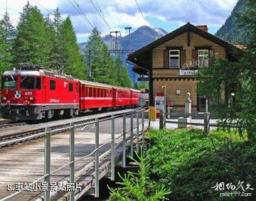 瑞士雷塔恩鐵路-車站小景照片