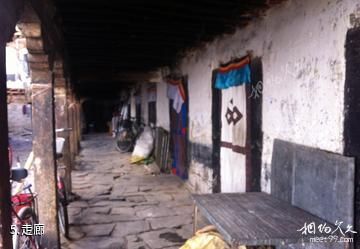西藏木如寺-走廊照片