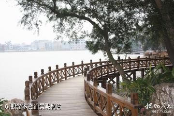 貴港東湖公園-觀光木棧道照片