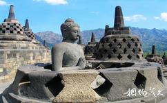 印尼婆罗浮屠旅游攻略之塔顶佛像