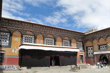 西藏萨迦寺-院落照片