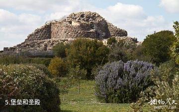 意大利努拉吉遗址-堡垒和圣殿照片