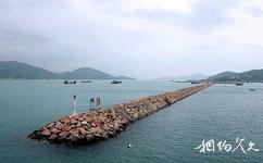 香港长洲岛旅游攻略之芝麻坑海边石头崖