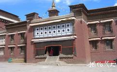 西藏薩迦寺旅遊攻略之偏殿