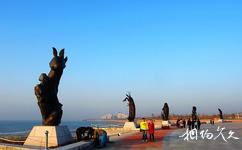 辽宁营口月牙湾海滨旅游攻略之山海广场铜像