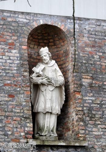 潘諾恩哈爾姆千年修道院-雕像照片