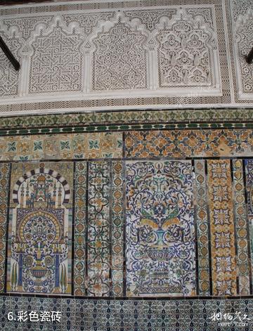 突尼斯凯鲁万市-彩色瓷砖照片
