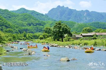 丹東鳳城奇石峽漂流-河道照片