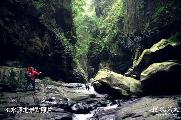 農夫山泉峨眉山工業旅遊示範基地-水源地照片