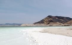 吉布提阿萨尔湖旅游攻略之盐层