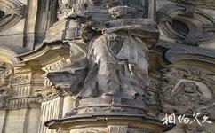 捷克奥洛穆茨圣三柱旅游攻略之女王雕塑