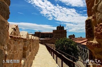西班牙阿维拉古城-城墙顶部照片