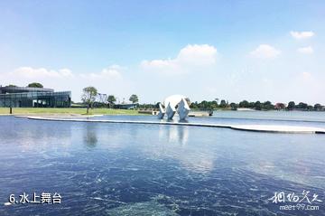 上海月湖雕塑公园-水上舞台照片