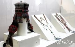 内蒙古博物院旅游攻略之鄂尔多斯妇女头饰