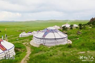 乌里雅斯太山旅游景区-蒙古包照片