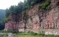 紫蓬山國家森林公園旅遊攻略之佛像牆