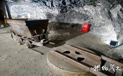 富蘊可可托海國家礦山公園旅遊攻略之礦工鑿岩作業