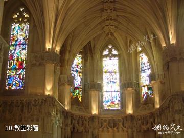 法国昂布瓦斯城堡-教堂彩窗照片