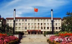 中国政法大学校园概况之主教学楼