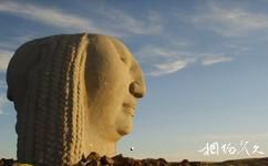 锡林郭勒盟平顶山自然旅游攻略之雕像