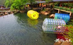 杭州天目大峡谷旅游攻略之水上滚球