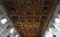 拉特兰的圣乔瓦尼教堂旅游攻略之天花板装饰