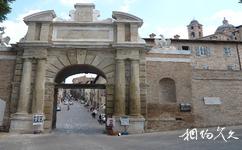 意大利乌尔比诺旅游攻略之小城城门