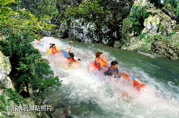 京山鴛鴦溪漂流-浴水岩照片